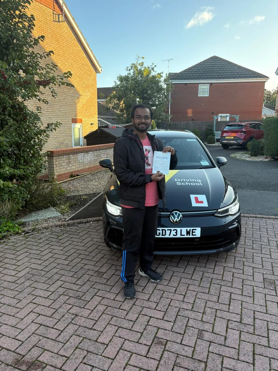 Akshet, who learned to drive with Maurizio